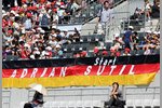 Foto zur News: Fans von Adrian Sutil (Force India), der ein Jahr lang in Japan gelebt hat