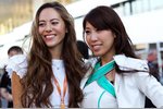 Foto zur News: Jenson Buttons Freundin Jessica Michibata mit Gridgirl