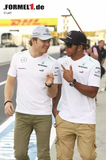 Foto zur News: Nico Rosberg und Lewis Hamilton (Mercedes)