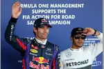 Foto zur News: Mark Webber (Red Bull) und Lewis Hamilton (Mercedes)