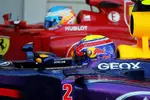 Foto zur News: Mark Webber (Red Bull) und Fernando Alonso (Ferrari)