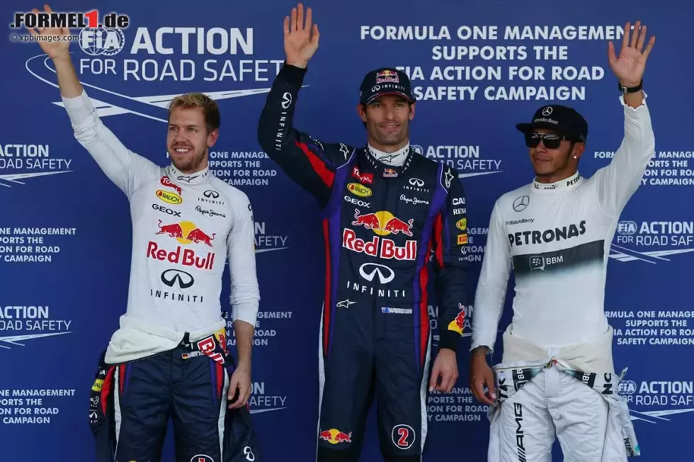 Foto zur News: Mark Webber (Red Bull), Sebastian Vettel (Red Bull) und Lewis Hamilton (Mercedes)