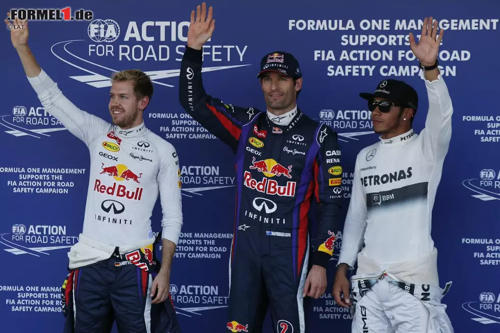 Foto zur News: Mark Webber (Red Bull), Sebastian Vettel (Red Bull) und Lewis Hamilton (Mercedes)