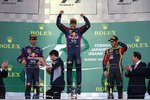 Foto zur News: Sebastian Vettel (Red Bull), Mark Webber (Red Bull) und Romain Grosjean (Lotus)