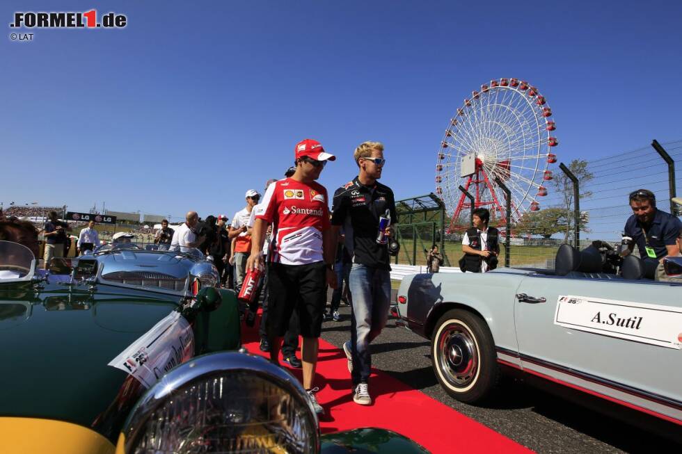 Foto zur News: Felipe Massa (Ferrari) und Sebastian Vettel (Red Bull)