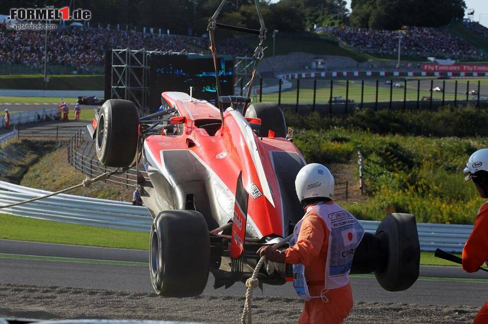 Foto zur News: Das Auto von Jules Bianchi (Marussia) am Haken