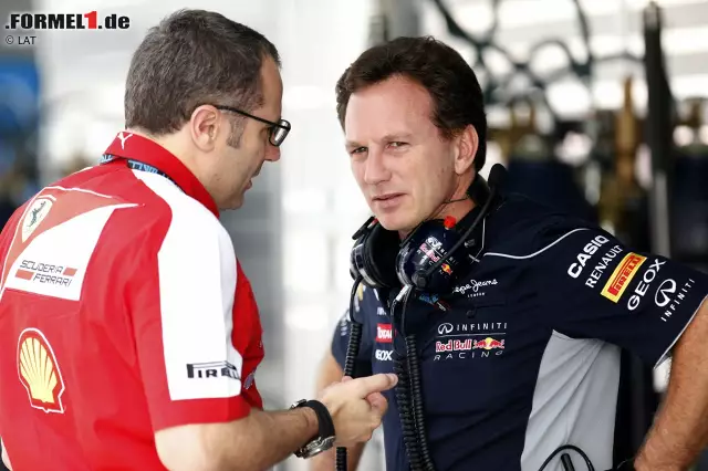 Foto zur News: Beliebter Gesprächspartner: Christian Horner diskutiert mit Ferrari-Teamchef Stefano Domenicali (li.).