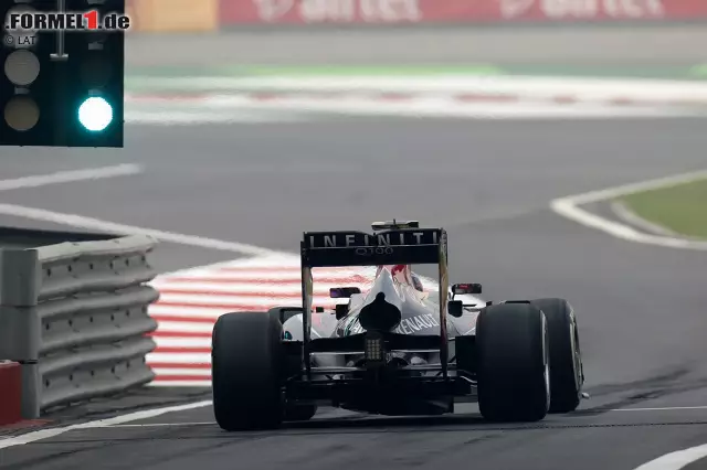 Foto zur News: Mark Webbers Rückstand auf den Teamkollegen betrug 0,928 Sekunden - das hatte jedoch einen Grund. Denn Webber fuhr im Qualifying auf den härteren Reifen, kann so einen längeren ersten Rennabschnitt fahren.