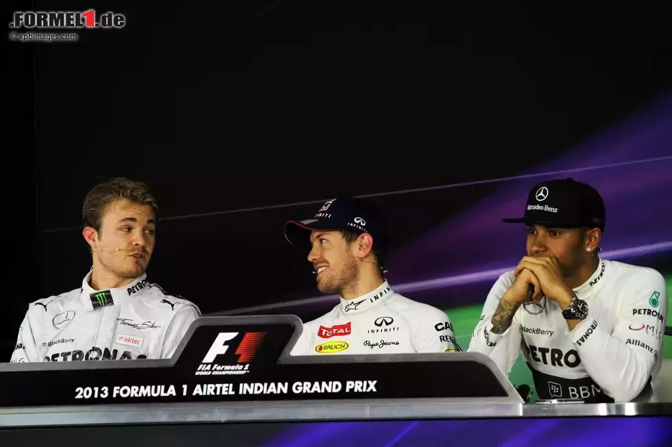 Foto zur News: Nico Rosberg (Mercedes), Sebastian Vettel (Red Bull) und Lewis Hamilton (Mercedes)