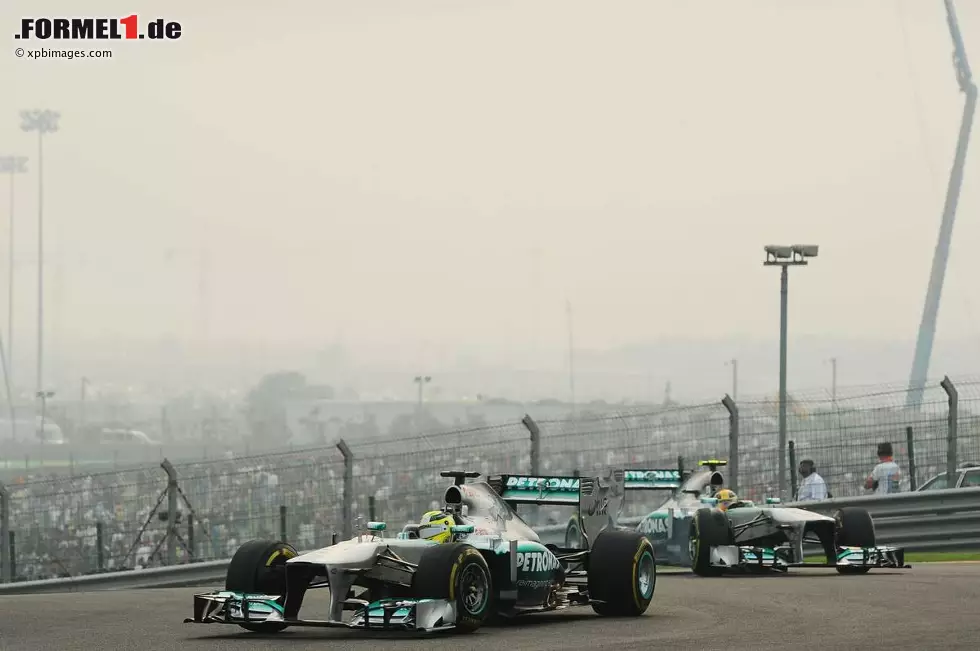 Foto zur News: Nico Rosberg (Mercedes) und Lewis Hamilton (Mercedes)