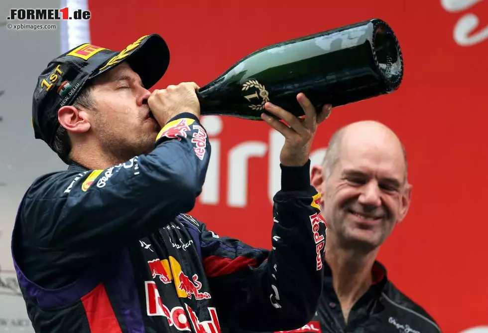 Foto zur News: Sebastian Vettel (Red Bull) und Adrian Newey