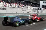 Foto zur News: Nico Rosberg (Mercedes) und Fernando Alonso (Ferrari)