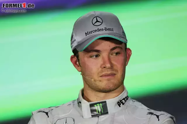 Foto zur News: Klar, dass Rosberg da zufrieden in der Pressekonferenz saß.