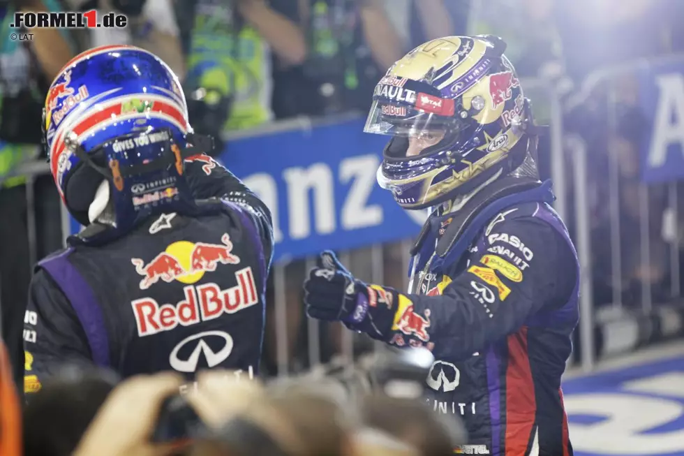 Foto zur News: Sebastian Vettel (Red Bull) und Mark Webber (Red Bull)