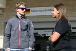 Foto zur News: Nico Hülkenberg (Sauber) und Simona de Silvestro (KV)