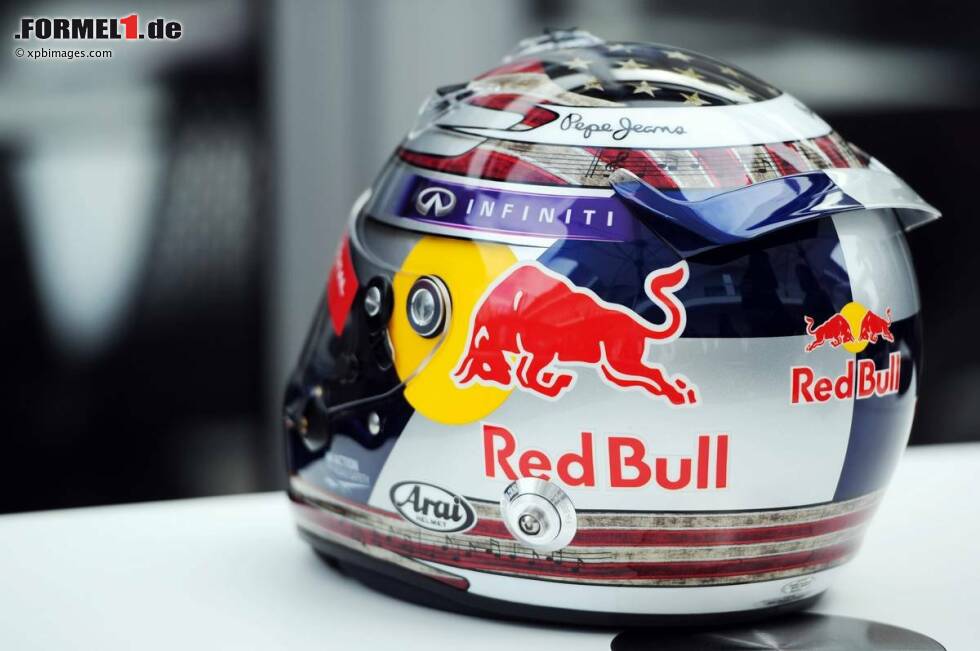 Foto zur News: Der Helm von Sebastian Vettel (Red Bull)