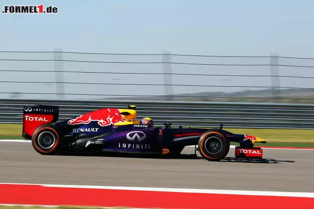 Foto zur News: Teamkollege Mark Webber kam mit 0,115 Sekunden Rückstand auf den zweiten Rang. Vettel hätte deutlich weiter vorn sein können, denn der Deutsche leistete sich auf seiner schnellsten Runde einen kleinen Schnitzer.