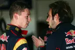 Foto zur News: Daniil Kwjat bekommt Tipps von Jean-Eric Vergne (Toro Rosso)