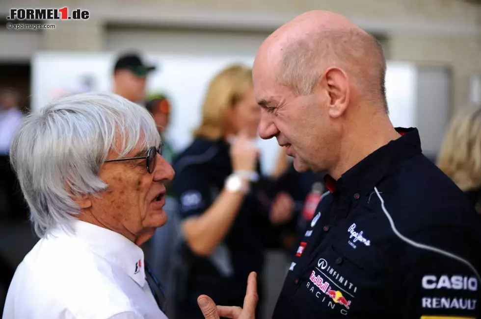 Foto zur News: Bernie Ecclestone und Adrian Newey