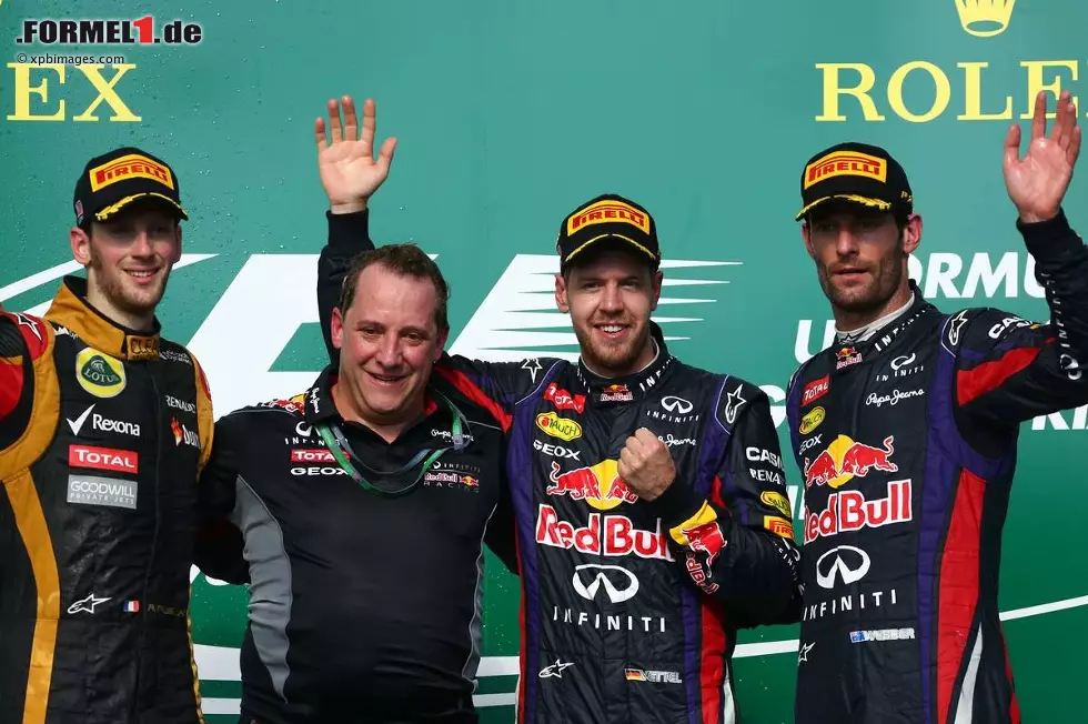 Foto zur News: Sebastian Vettel (Red Bull), Romain Grosjean (Lotus) und Mark Webber (Red Bull)