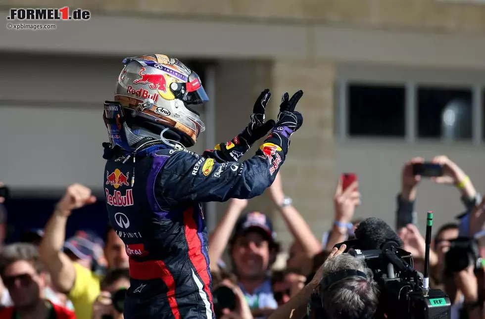 Foto zur News: Sebastian Vettel (Red Bull)