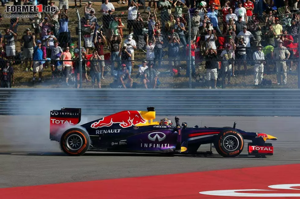 Foto zur News: Sebastian Vettel (Red Bull)