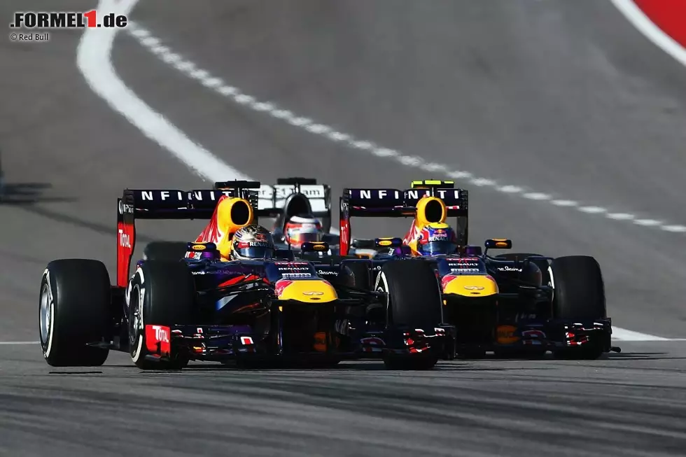 Foto zur News: Sebastian Vettel (Red Bull) und Mark Webber (Red Bull)