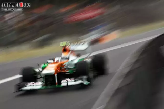 Foto zur News: Adrian Sutil zeigte sich unzufrieden mit dem letzten Qualifying der Saison. Kein Wunder, denn Rang 16, das ist so gar nicht nach dem Geschmack des ausgewiesenen Regenspezialisten.