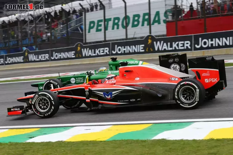 Foto zur News: Jules Bianchi (Marussia) und Charles Pic (Caterham)