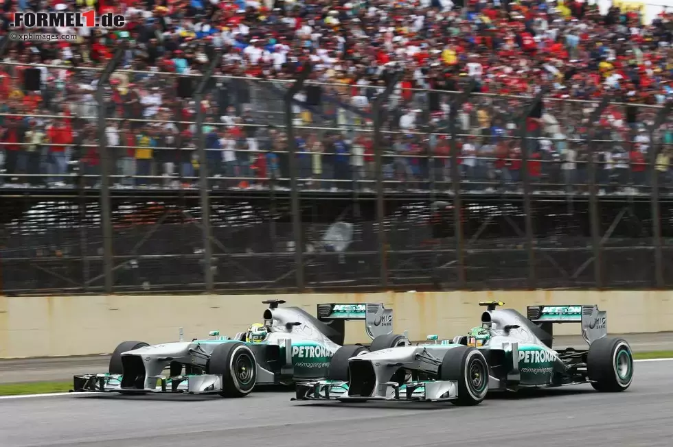 Foto zur News: Lewis Hamilton (Mercedes) und Nico Rosberg (Mercedes)