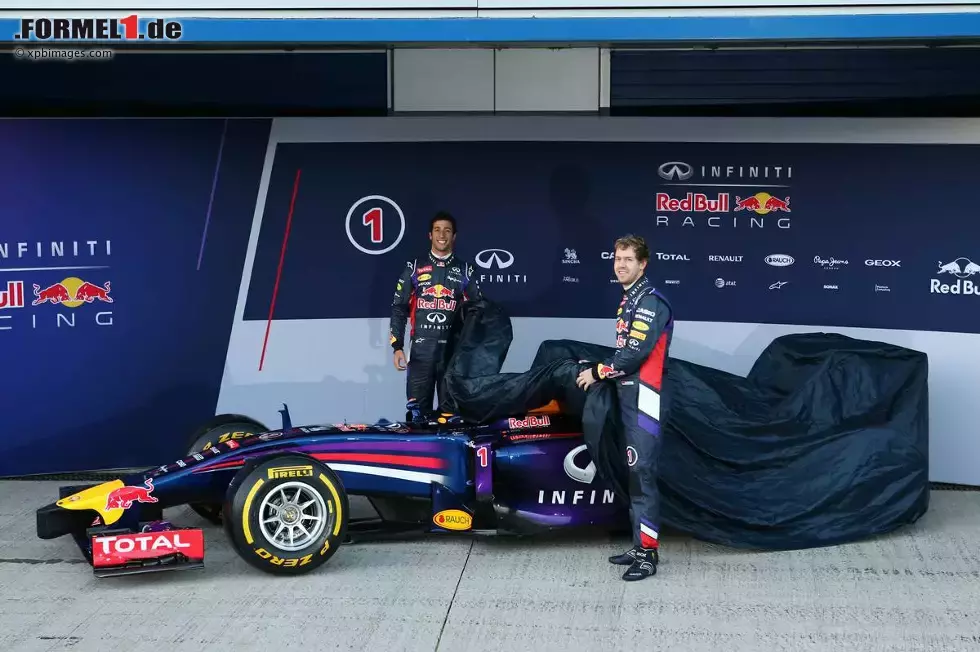 Foto zur News: Daniel Ricciardo (Red Bull) und Sebastian Vettel (Red Bull)