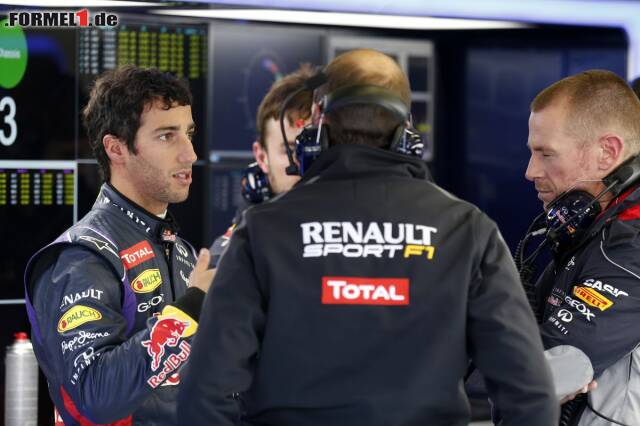 Foto zur News: Für Ricciardo war auch am Freitag nach sieben Runden Feierabend und die Gesichter in der Garage lang