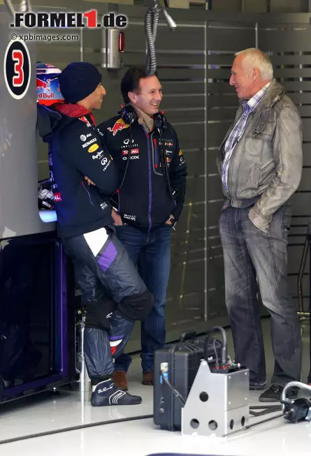 Foto zur News: Daniel Ricciardo (Red Bull), Christian Horner und Dietrich Mateschitz