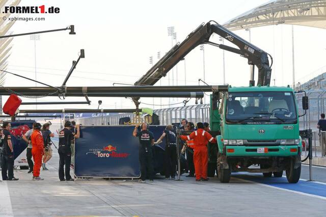 Foto zur News: Größere Probleme gibt es hingegen bei Toro Rosso. Auch das Red-Bull-Juniorteam erlebt erneut ein Debakel. Rookie Daniil Kwjat kommt nur auf fünf Runden