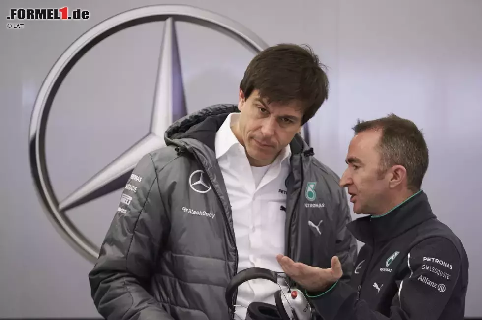 Foto zur News: Toto Wolff und Paddy Lowe (Mercedes)