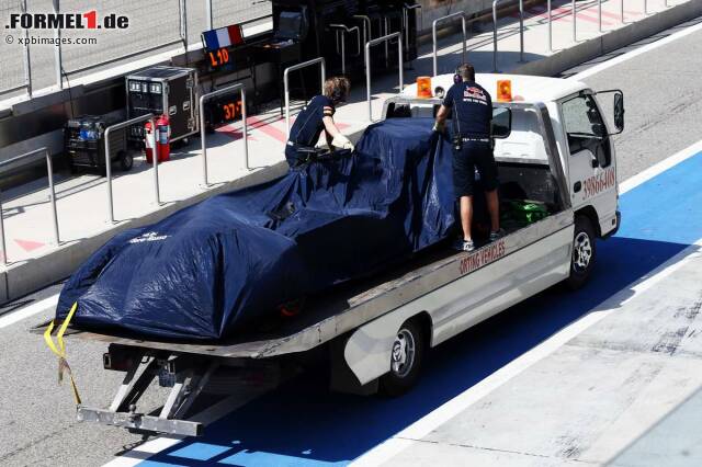 Foto zur News: Auch das zweite Sorgenkind Toro Rosso fährt heute 58 Runden und entflieht den Problemen ein wenig, auch wenn Jean-Eric Vergne zwischenzeitlich einmal unfreiwillig zur Box zurück muss