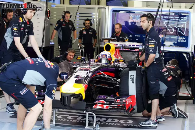 Foto zur News: Bisher war der Red Bull RB10 eine fahrende Baustelle