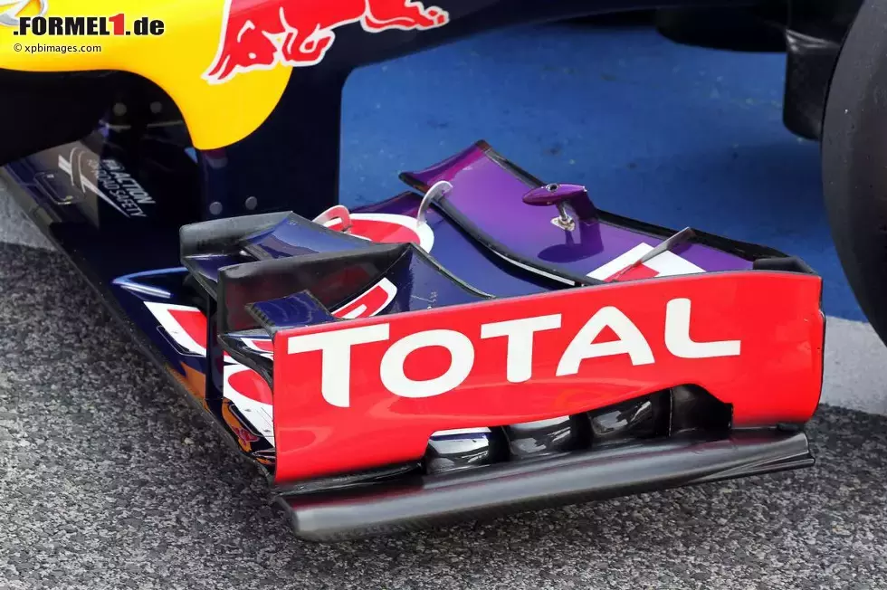 Foto zur News: Frontflügel des Red Bull RB10