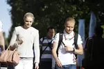 Foto zur News: Emilia Pikkarainen und Valtteri Bottas (Williams)