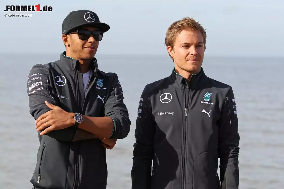 Foto zur News: Lewis Hamilton (Mercedes) und Nico Rosberg (Mercedes)