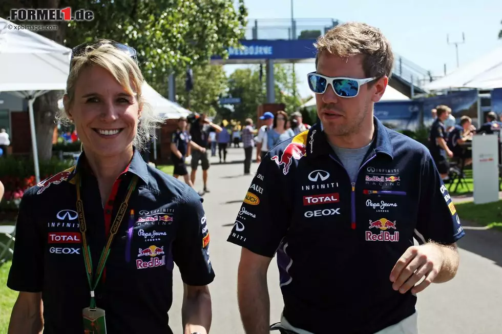 Foto zur News: Britta Roeske und Sebastian Vettel (Red Bull)