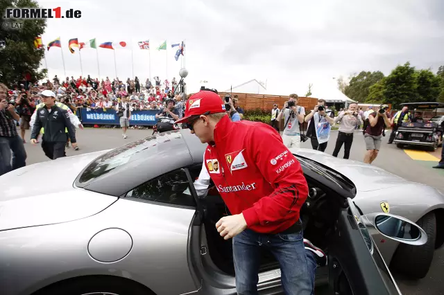 Foto zur News: Frustriert war Kimi Räikkönen nach dem Zeitenfahren im Albert Park. Der Finne kam im Regen nicht so gut zurecht wie sein Teamkollege Fernando Alonso und musste sich mit der zwölften Position begnügen.