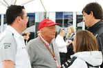 Foto zur News: Eric Boullier, Niki Lauda, Claire Williams und Toto Wolff