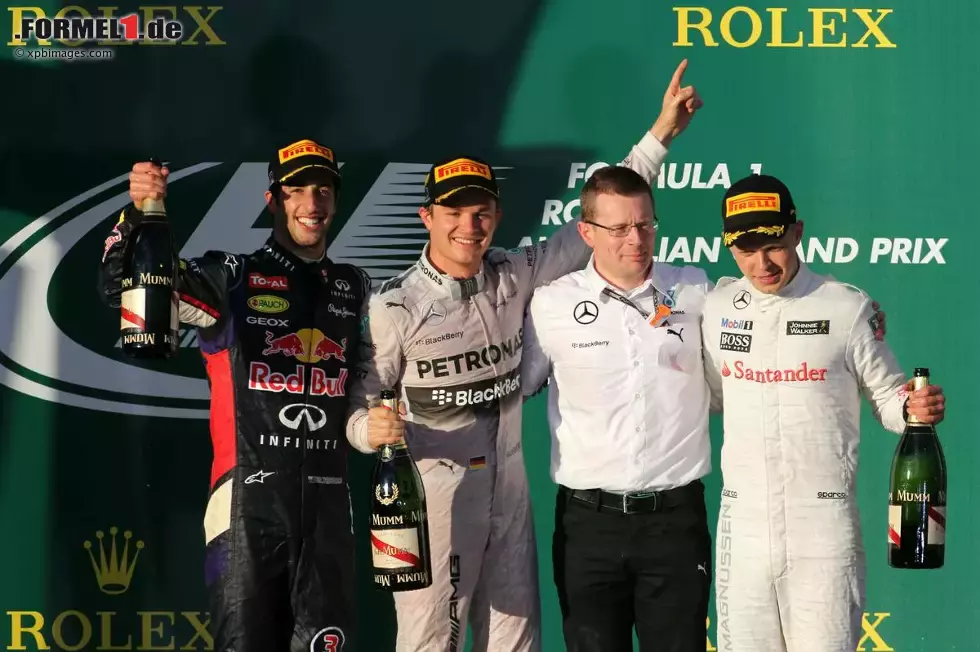 Foto zur News: Daniel Ricciardo (Red Bull), Nico Rosberg (Mercedes) und Kevin Magnussen (McLaren)