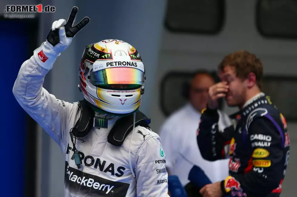 Foto zur News: Lewis Hamilton (Mercedes) und Sebastian Vettel (Red Bull)