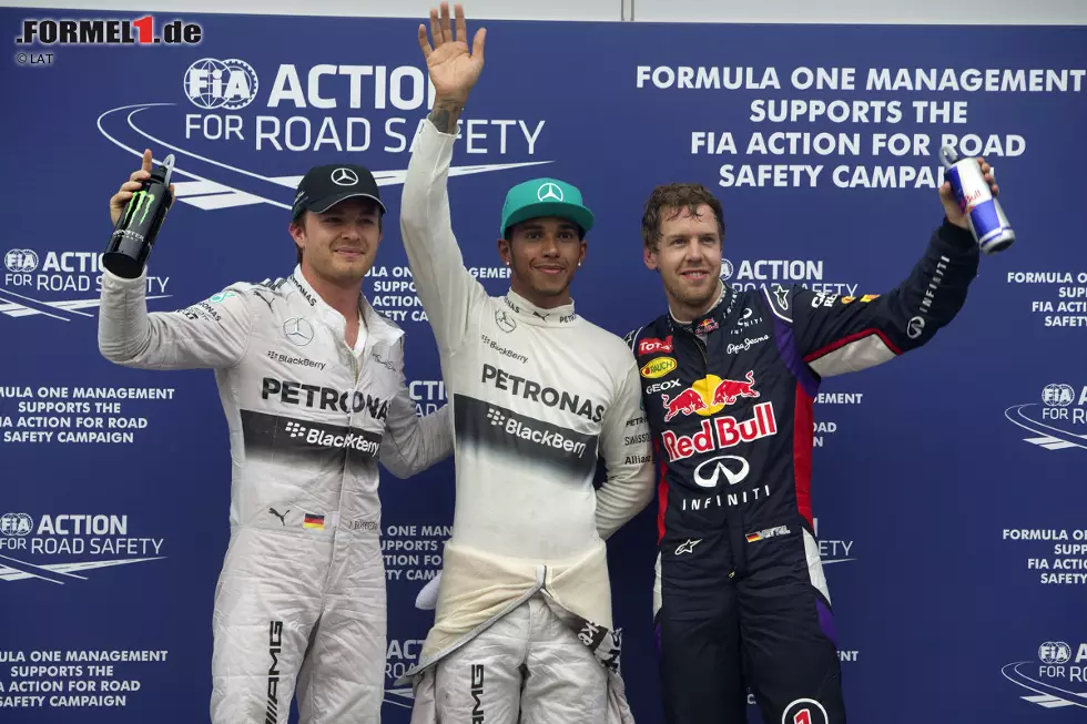 Foto zur News: Lewis Hamilton (Mercedes), Sebastian Vettel (Red Bull) und Nico Rosberg (Mercedes)