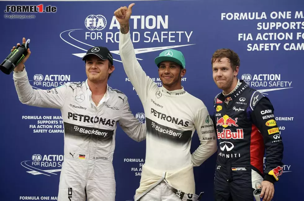 Foto zur News: Nico Rosberg (Mercedes), Lewis Hamilton (Mercedes) und Sebastian Vettel (Red Bull)