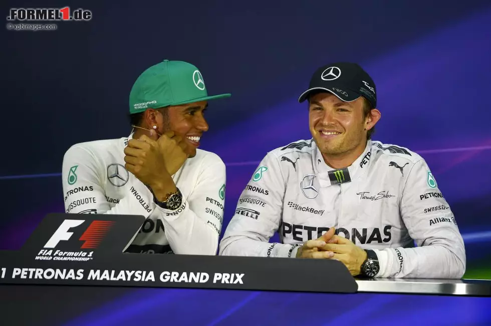 Foto zur News: Lewis Hamilton (Mercedes) und Nico Rosberg (Mercedes)