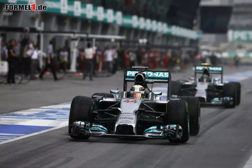 Foto zur News: Lewis Hamilton (Mercedes) und Nico Rosberg (Mercedes)