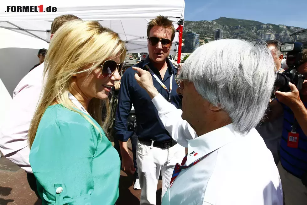 Foto zur News: Auch mit Formel-1-Boss Bernie Ecclestone versteht sich das Pop-Sternchen. Randnotiz: Christian Horner war Ecclestones Trauzeuge...